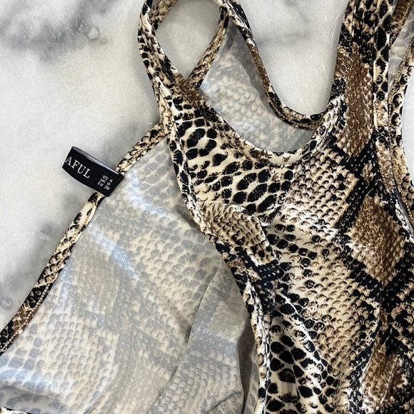 Zaful Snake Print Bodysuit, One Shoulder, Cut Out, Snap Closure Size 4 NWOT. - Picture 4 of 5